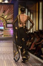 Model walk the ramp for Ritu Kumar Show at Wills Lifestyle India Fashion Week 2012 day 5 on 10th Oct 2012 (42).JPG